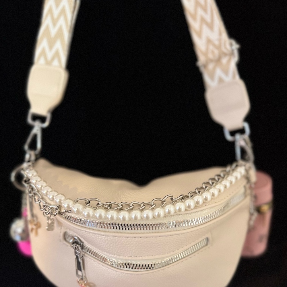 Elegant Cream Women's Bag with Chain Detail